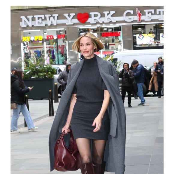 Kate Spade Madison Willow Medium Flap Crossbody Bag in Maroon Saffiano Leather - Picture 2 of 12